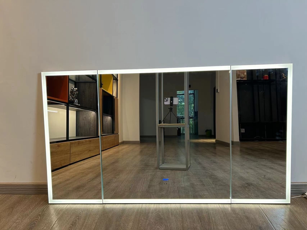 Porta do armário de espelhos inteligentes com frigorífico Todas as luzes LED de alumínio toque abertas luzes de defogamento