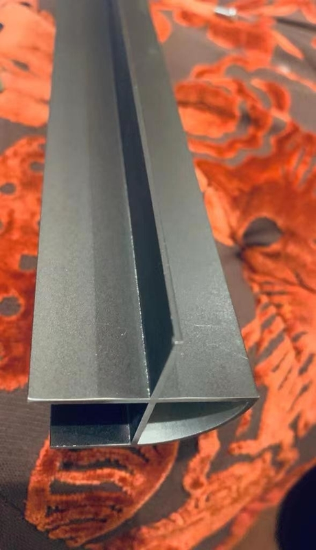 Serviços de usinagem de folhas de metal personalizadas de perfis especiais de alumínio para veículos recreativos Produto