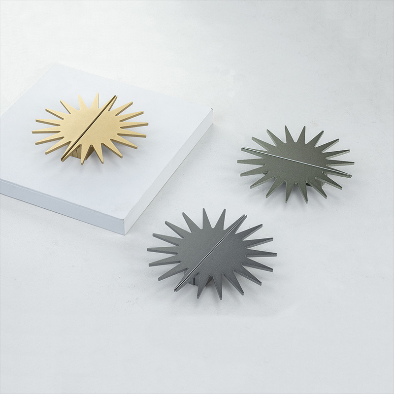 Sun dourado deu forma aos puxadores da porta decorativos de alumínio do vestuário da novidade dos botões 4.72inches do armário